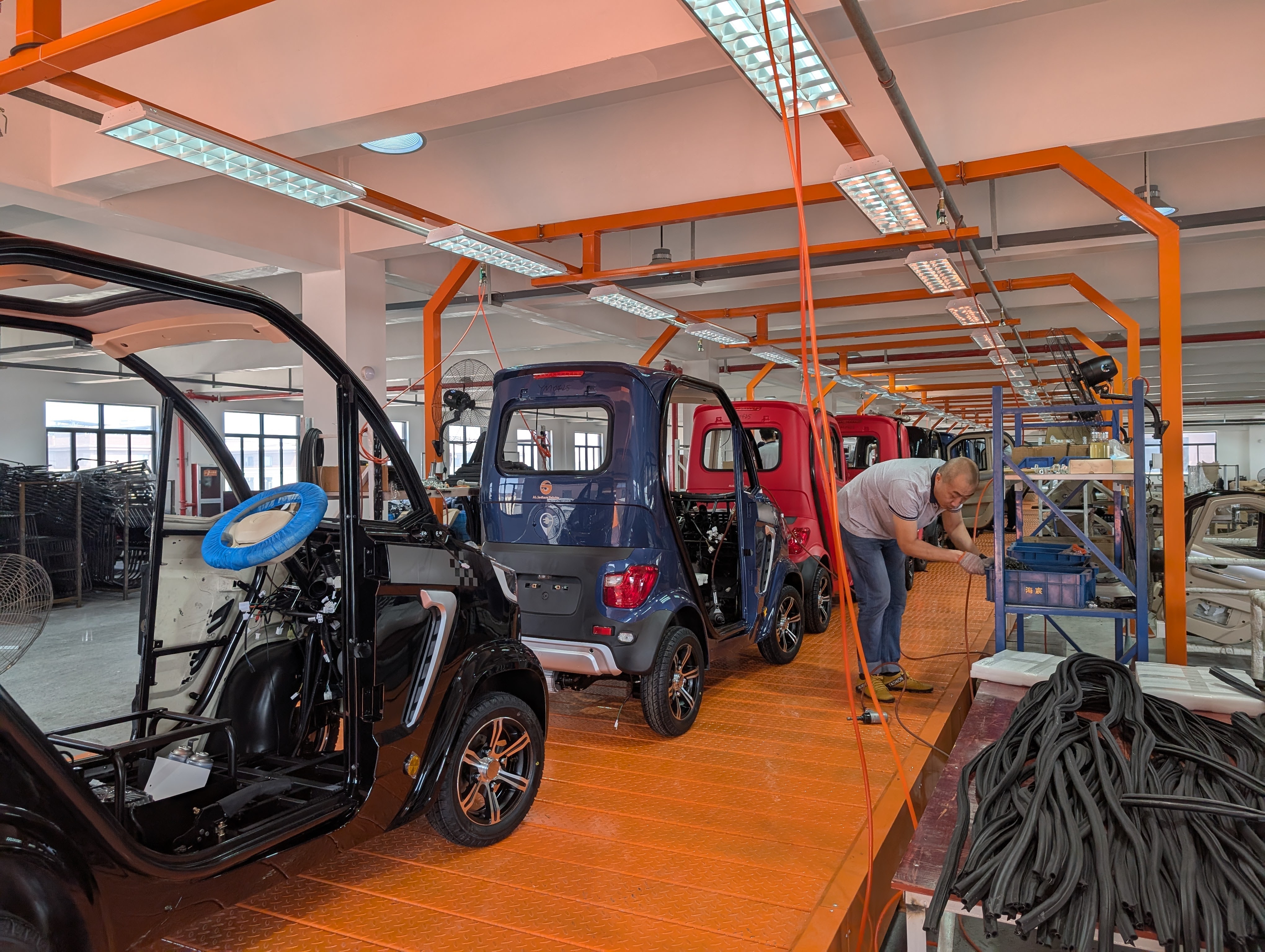 ASSP produktionslinje i Kina — elektriske køretøjer samles